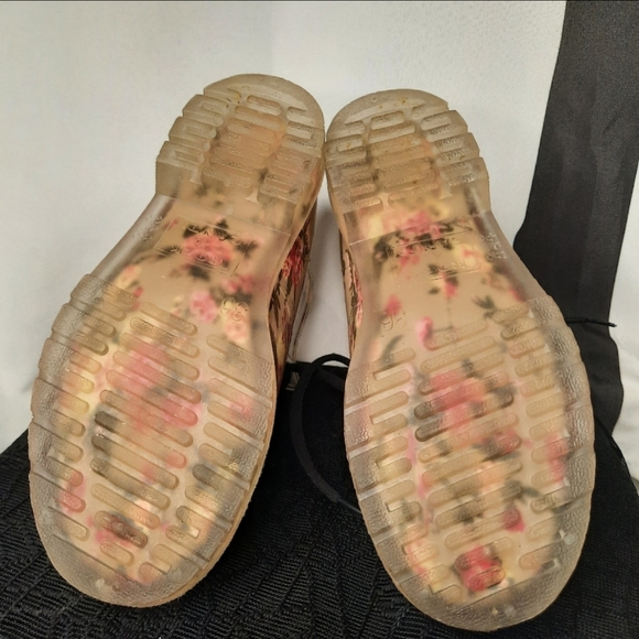 Floral Combat Rain Boots - Picture 6 of 7